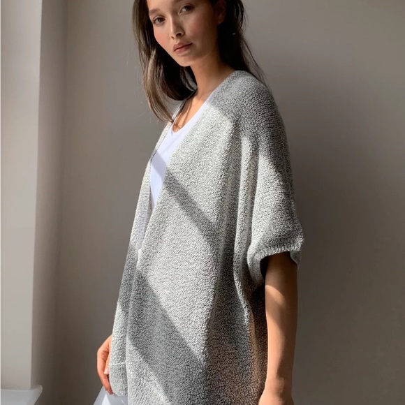 Aritzia Community Ionic Short-sleeve Cape In Navy Blue - Picture 2 of 7